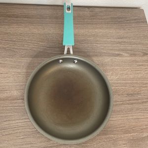 Pioneer Woman ~ 9" Frontier Speckle Skillet ~ Teal ~ Non-Stick Enamel Frying Pan